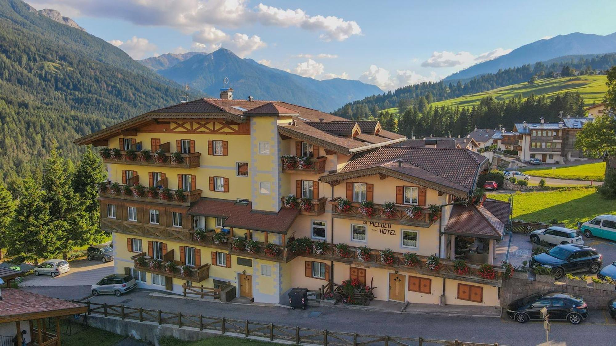 Al Piccolo Hotel Vigo di Fassa Esterno foto