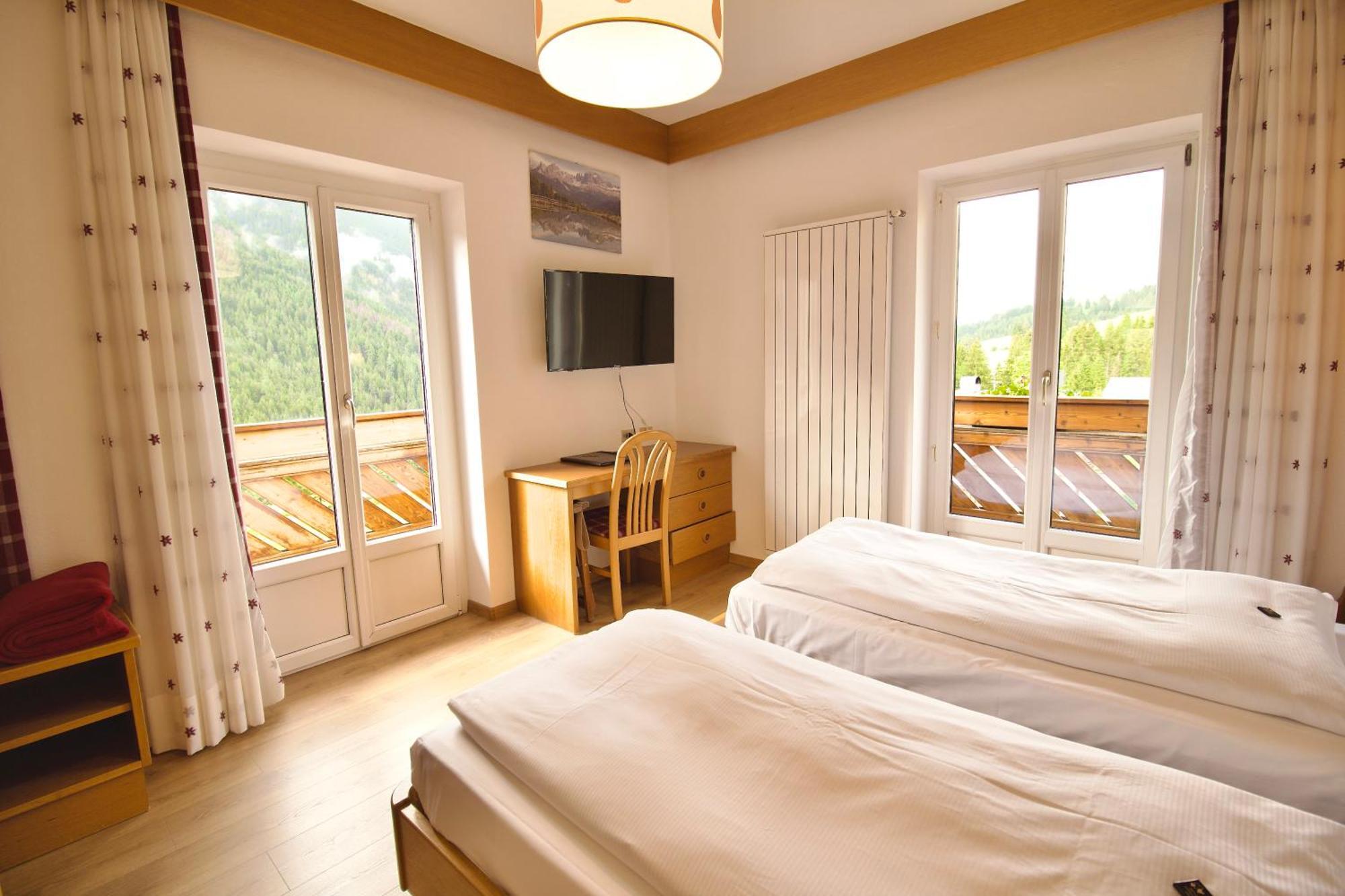Al Piccolo Hotel Vigo di Fassa Esterno foto