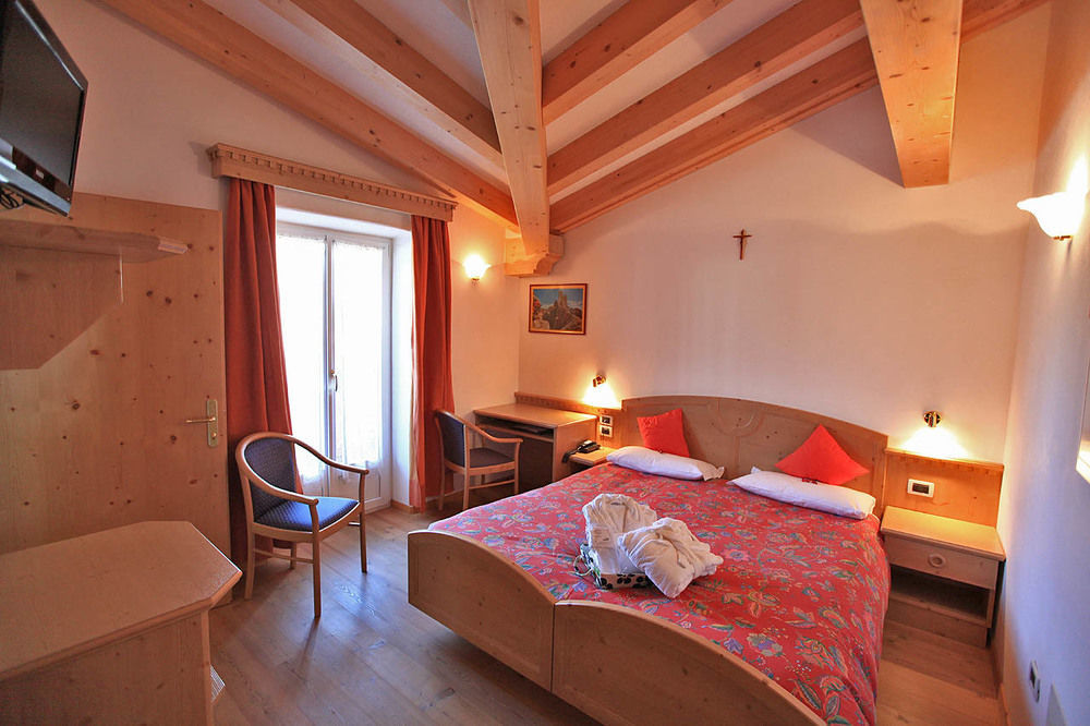 Al Piccolo Hotel Vigo di Fassa Esterno foto