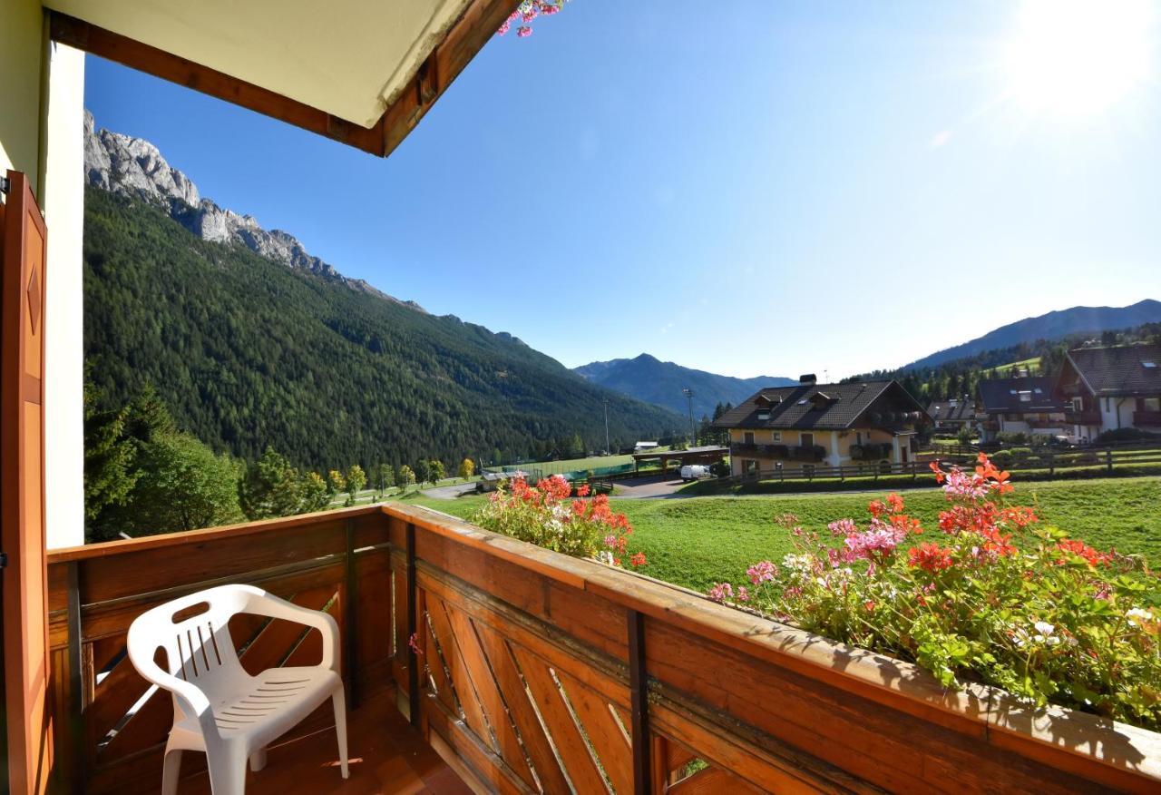 Al Piccolo Hotel Vigo di Fassa Esterno foto
