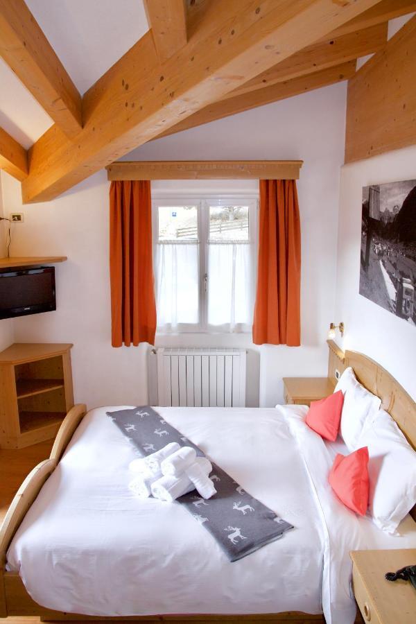 Al Piccolo Hotel Vigo di Fassa Esterno foto